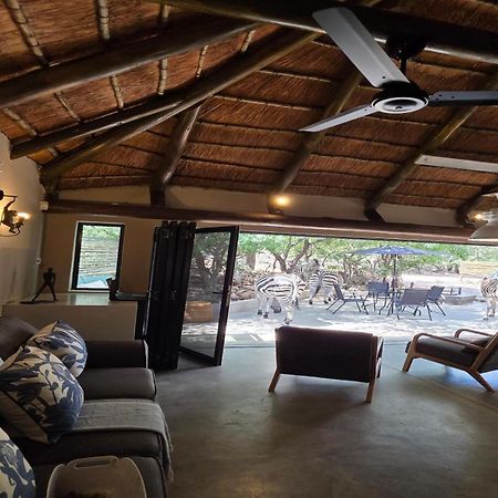 Croc Orvyll'S Kruger Lodge Marloth Park Εξωτερικό φωτογραφία